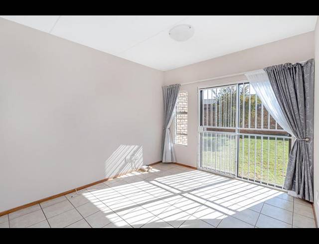 2 BEDROOM TOWNHOUSE FOR SALE IN NOORDHEUWEL